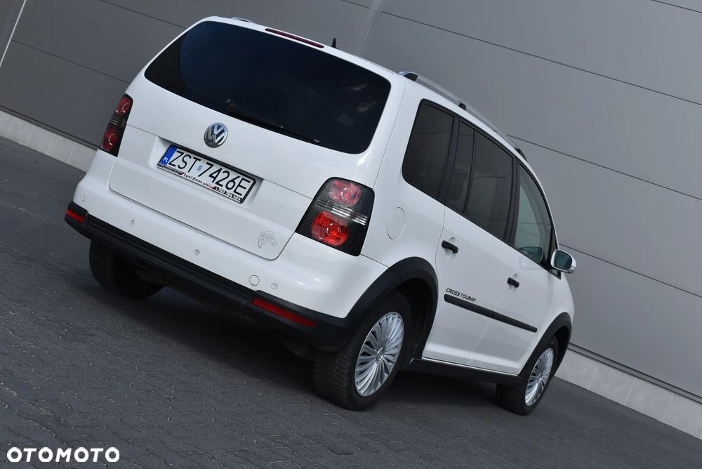 Volkswagen Touran 1.4 TSI Cross - 4