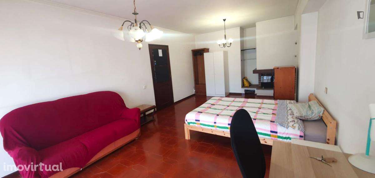 Quarto - localizado em Guimaraes - Grande imagem: 3/8