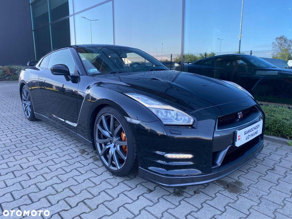 Nissan GT-R - 5