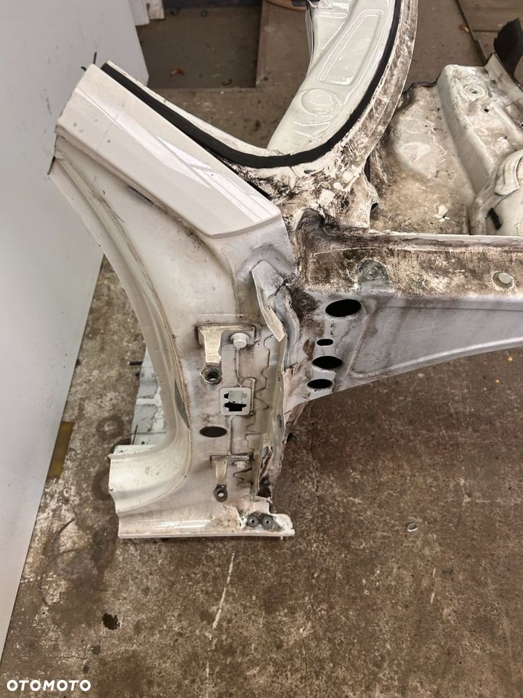 PRZEDNIA ĆWIARTKA PRAWA/LEWA PODŁUŻNICA FATRUCH HB 5D 12-20 Audi A3 8V 0V4 LY9K - 11