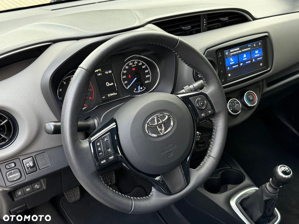Toyota Yaris 1.5 Dynamic - 12