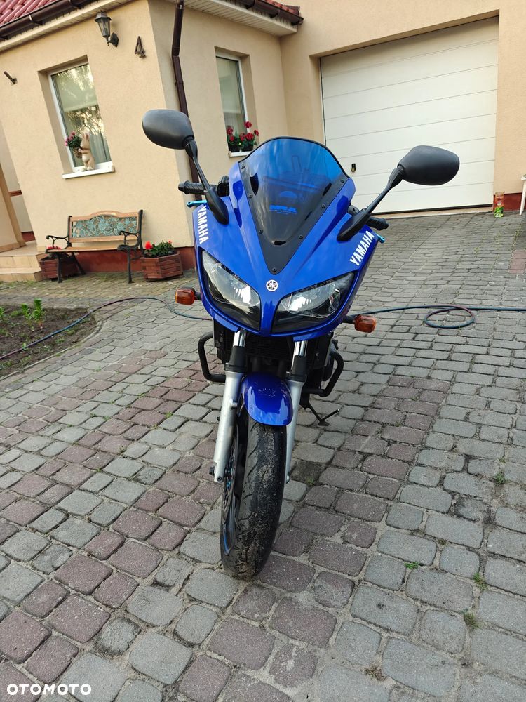 Yamaha FZS - 4