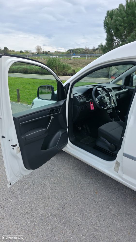 VW Caddy Maxi - 17