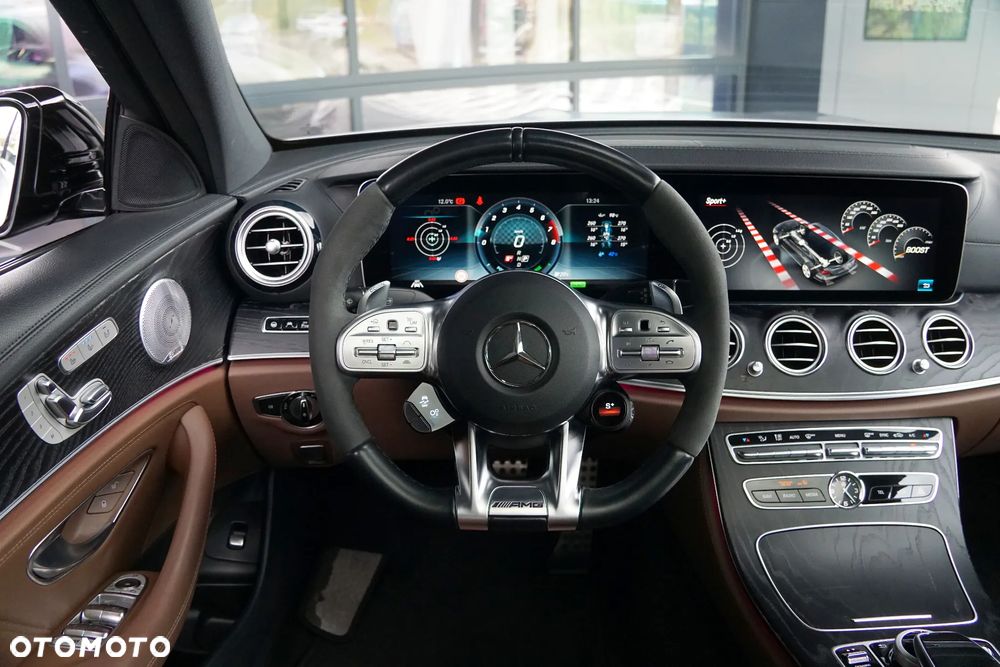 Mercedes-Benz Klasa E AMG 53 4-Matic+ - 38