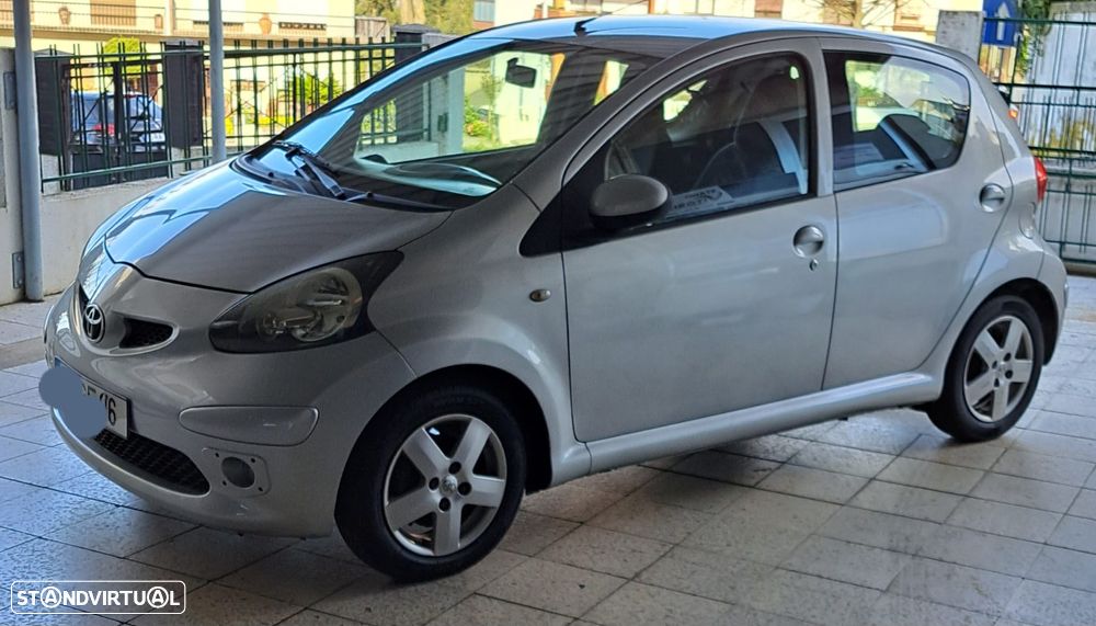Toyota Aygo 1.0 - 2