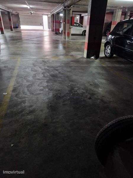 Aluga-se Lugar de Garagem - Porto - Grande imagem: 3/3