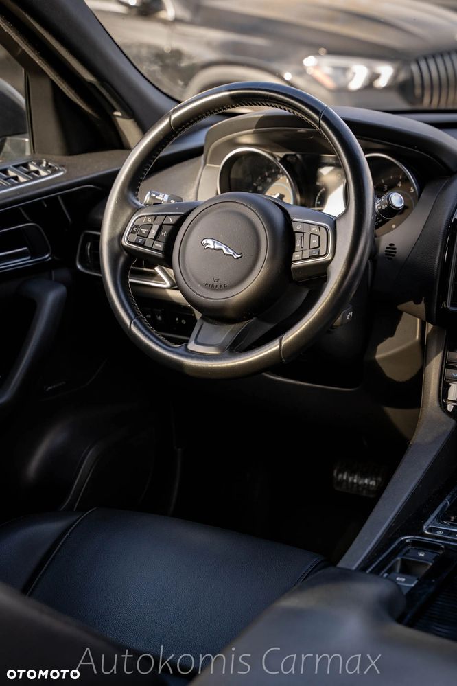 Jaguar F-Pace - 15