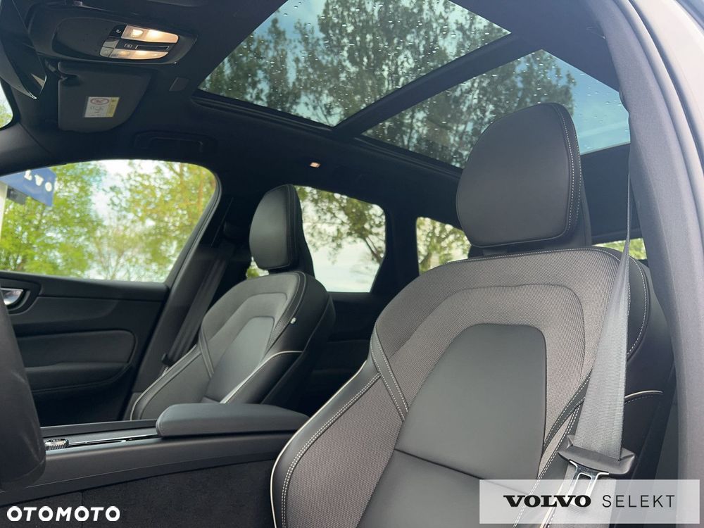 Volvo XC 60 B5 B AWD Plus Black Edition - 14