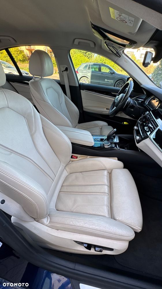 BMW Seria 5 520d xDrive Sport Line sport - 9