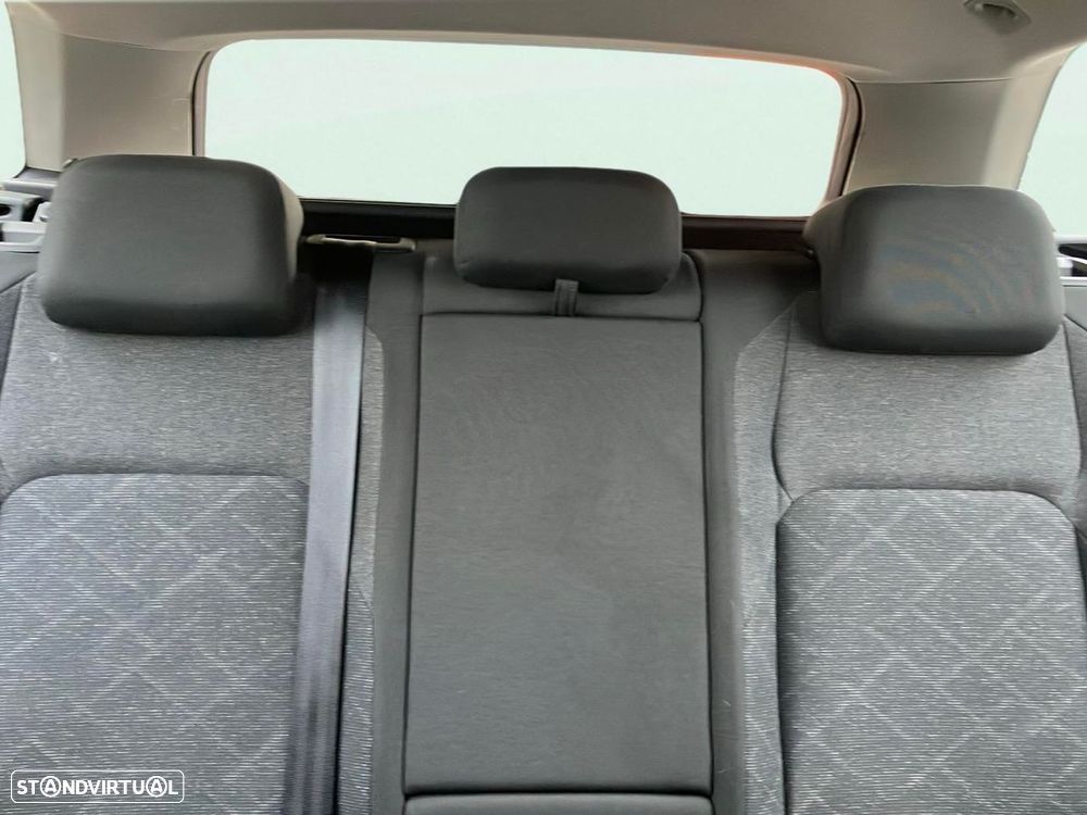 VW Golf Variant 2.0 TDi Confortline DSG - 16