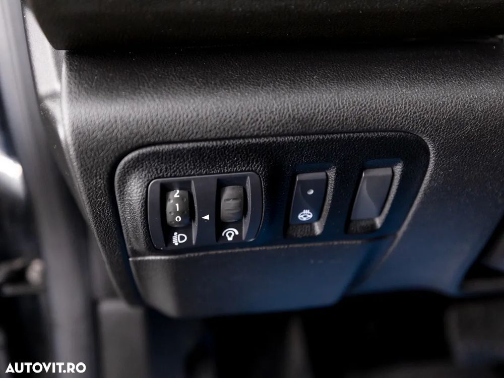 Renault Megane TCe 160 GPF EDC R.S. LINE - 23