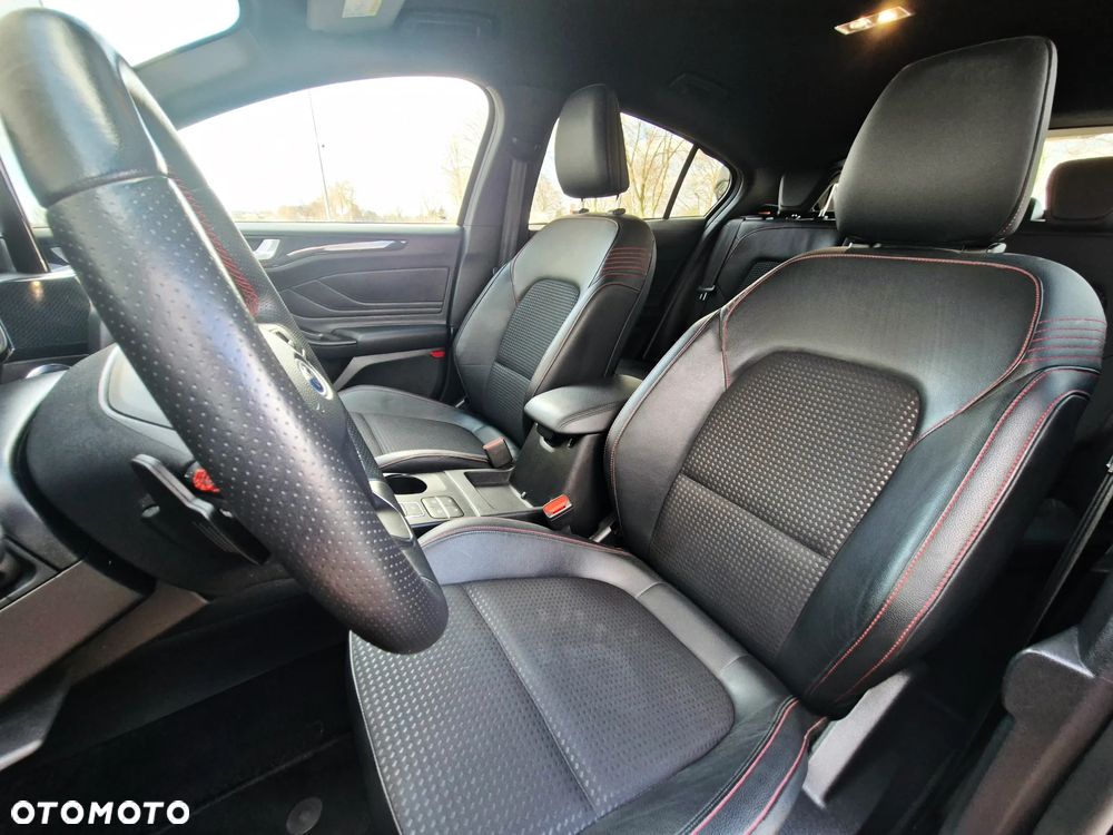 Ford Focus 1.5 EcoBoost ST-Line - 32