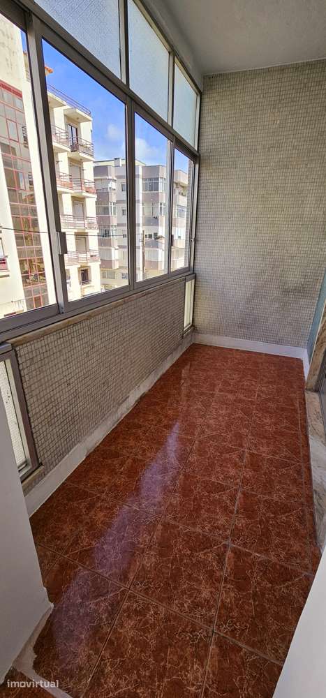 T3 no Centro do Laranjeiro junto Metro - Grande imagem: 5/19