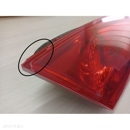 Lampa stop Seat Leon (1m1), Leon (1p1) Hella 9EL982001091, parte montare : Stanga, Partea interioara Prezinta Lovituri - 2