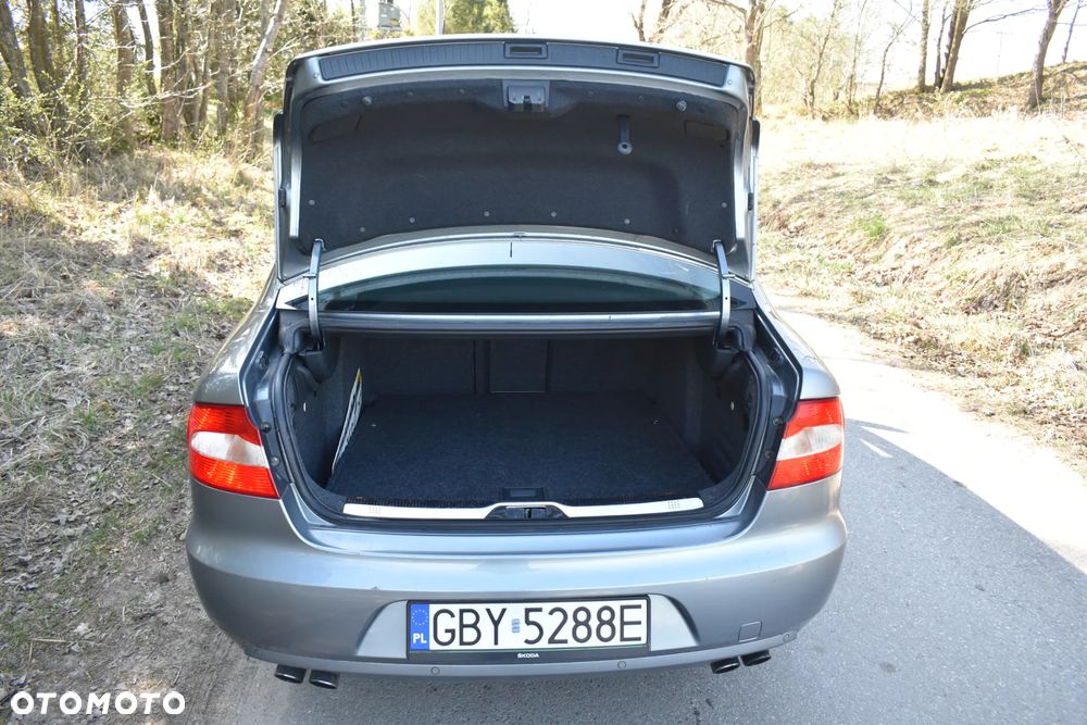 Skoda Superb 3.6 V6 4x4 DSG Elegance - 23