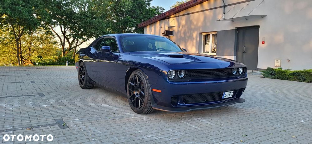 Dodge Challenger - 1