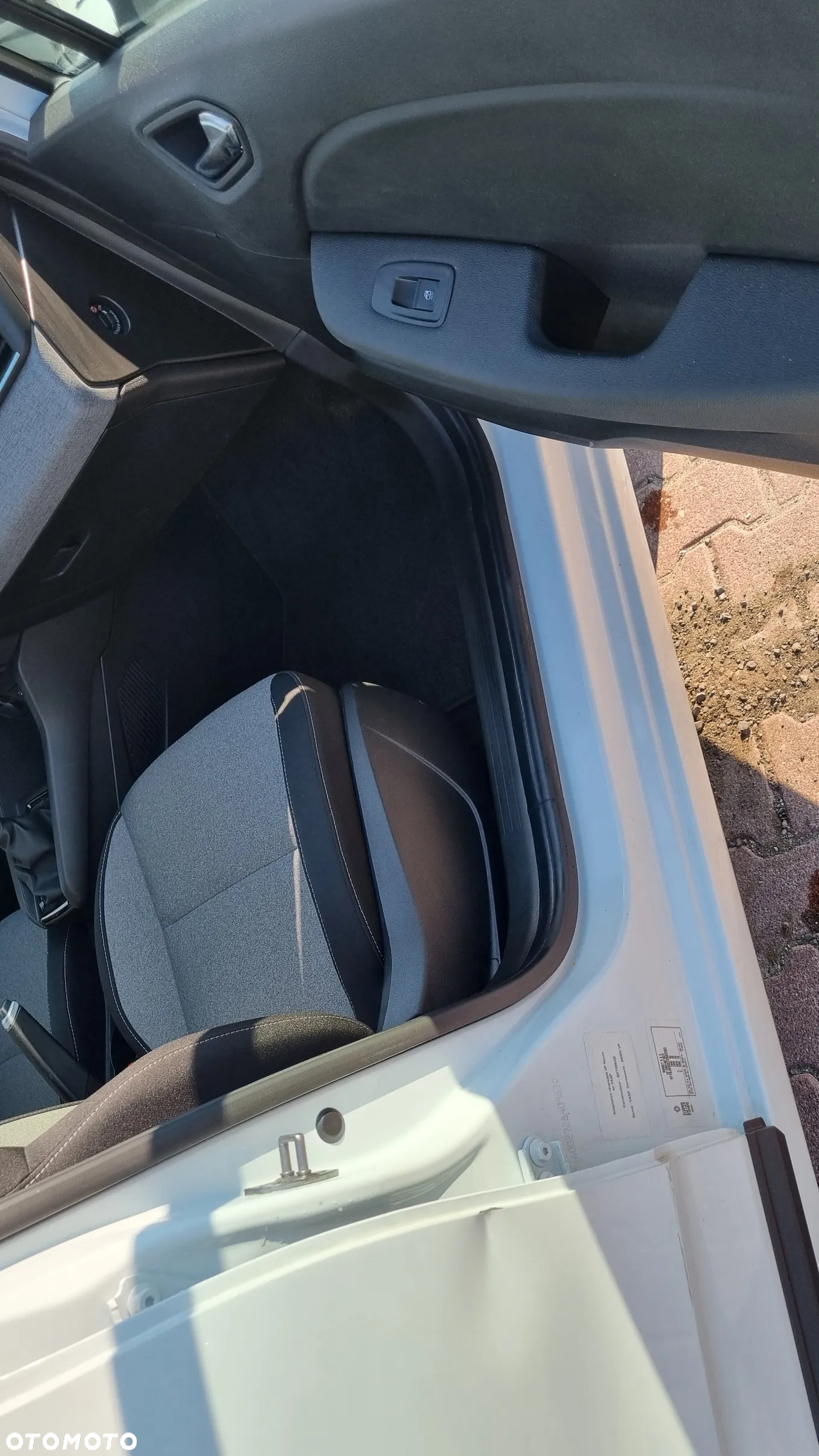 Renault Clio 1.0 SCe Life - 17