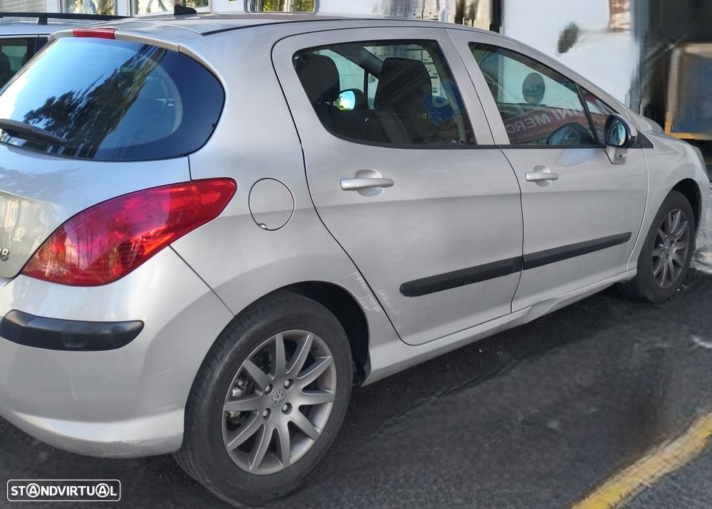 Peugeot 308 1.6 HDi Executive - 11