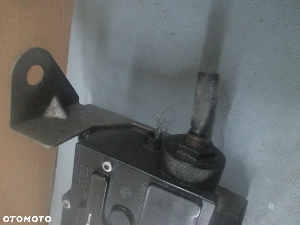 hamulec ręczny elektryczny Grand Espace IV 8200418646B 000405470810 - 2