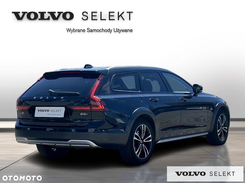 Volvo V90 Cross Country - 6