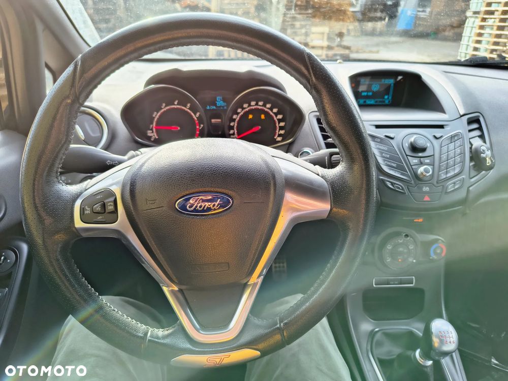 Ford Fiesta ST - 12