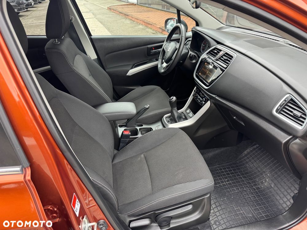 Suzuki SX4 S-Cross 1.0 T Premium 4WD - 22