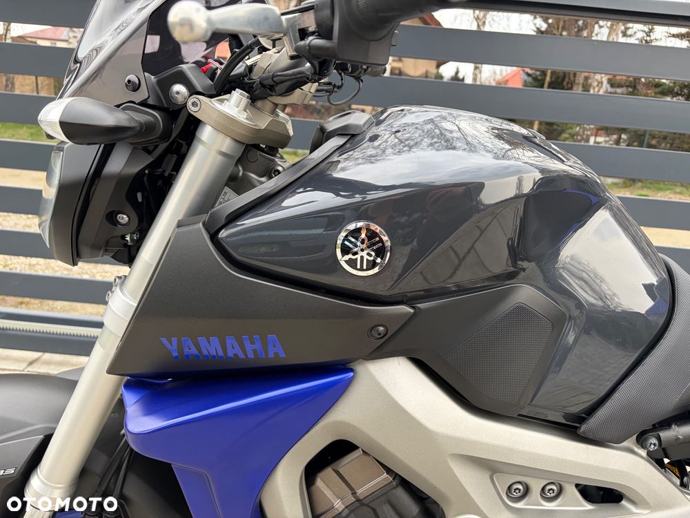 Yamaha MT - 28