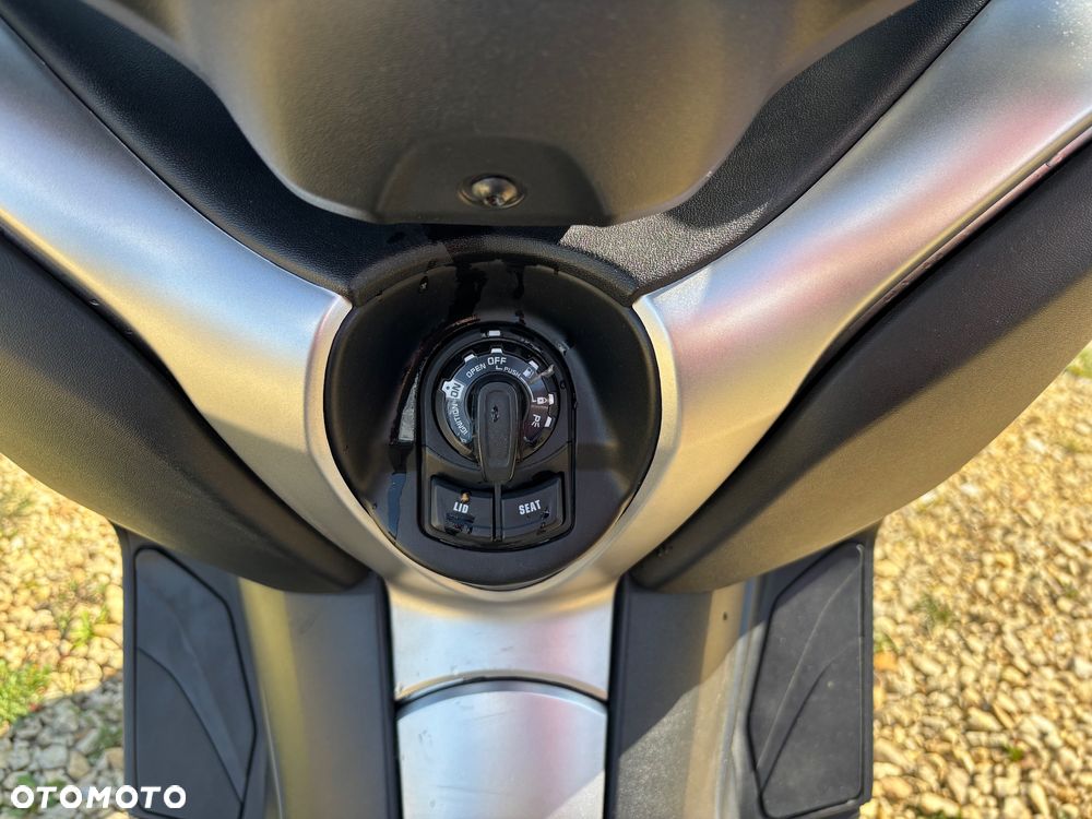 Yamaha X-max - 11