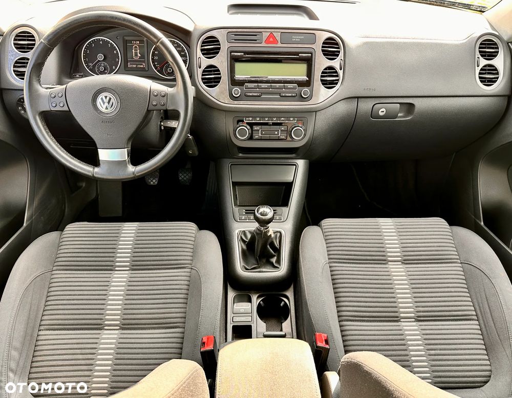 Volkswagen Tiguan - 25