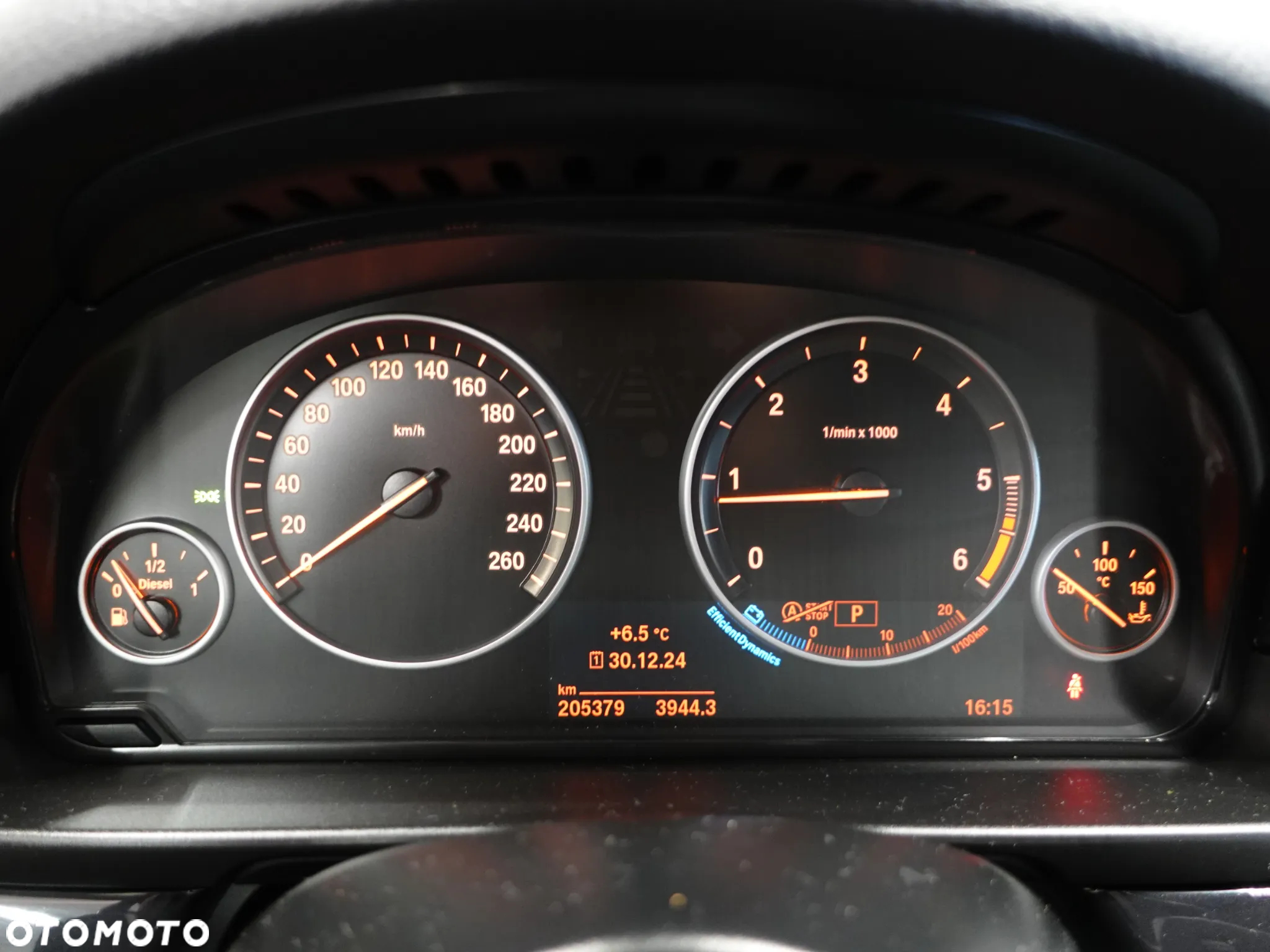 BMW Seria 5 520d xDrive Touring - 37