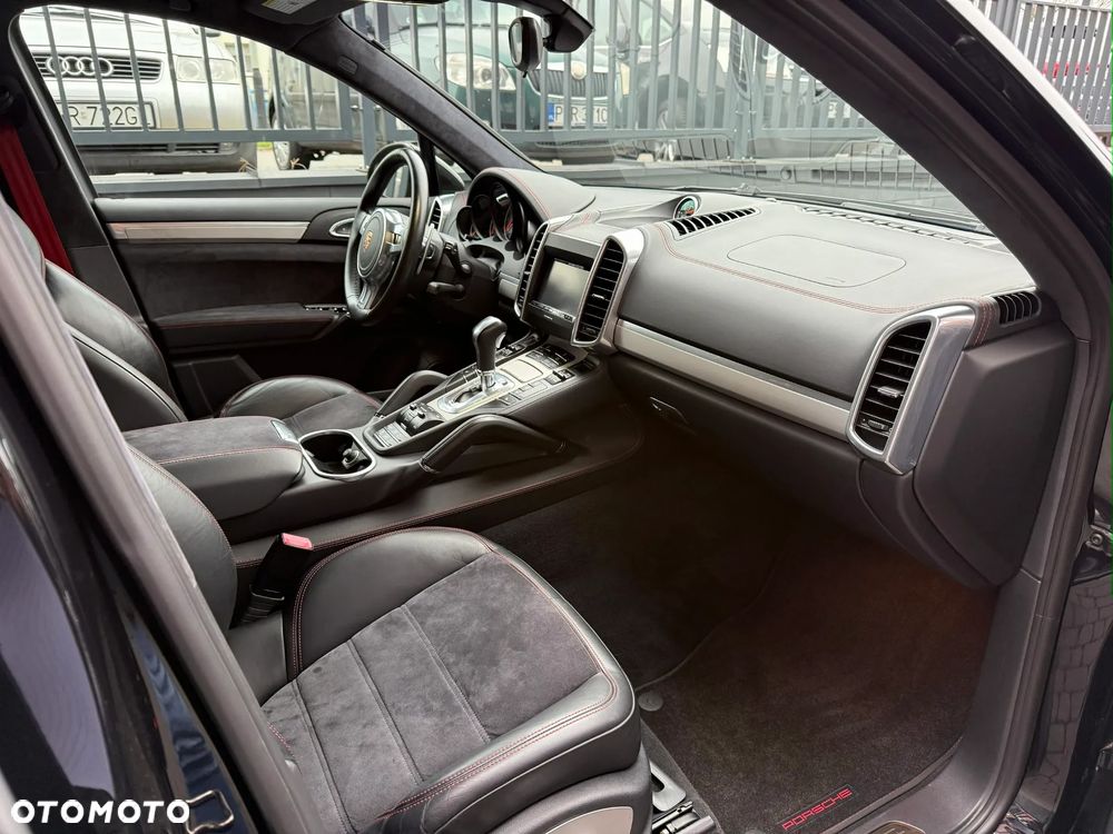 Porsche Cayenne GTS Tiptronic S - 12