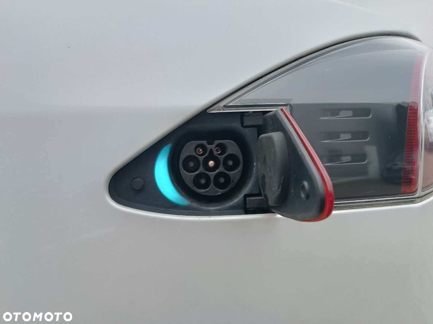 Tesla Model S - 8