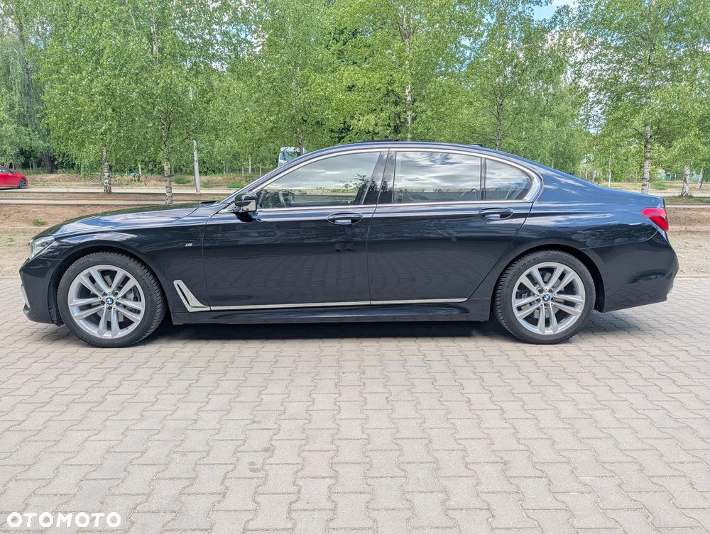 BMW Seria 7 740i - 11