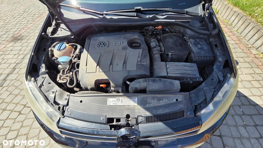 Volkswagen Golf 1.6 TDI DPF Highline - 17