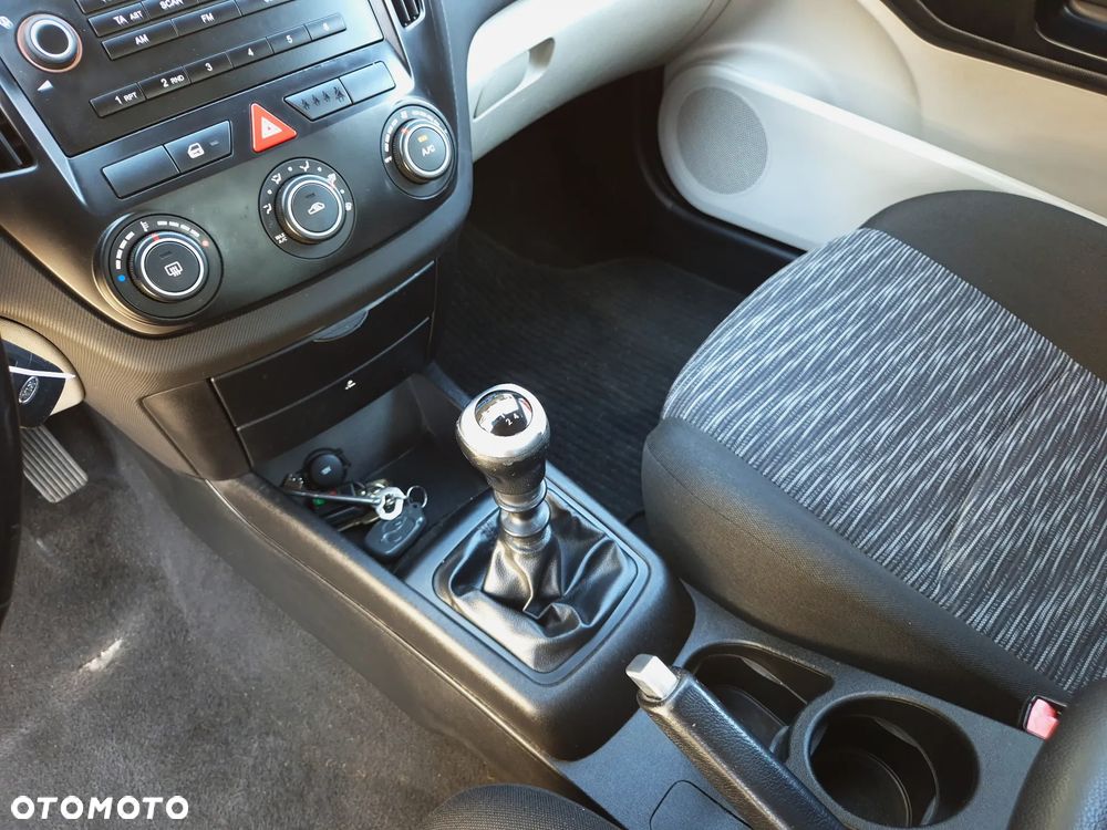 Kia ProCeed 1.6 CVVT LX - 18