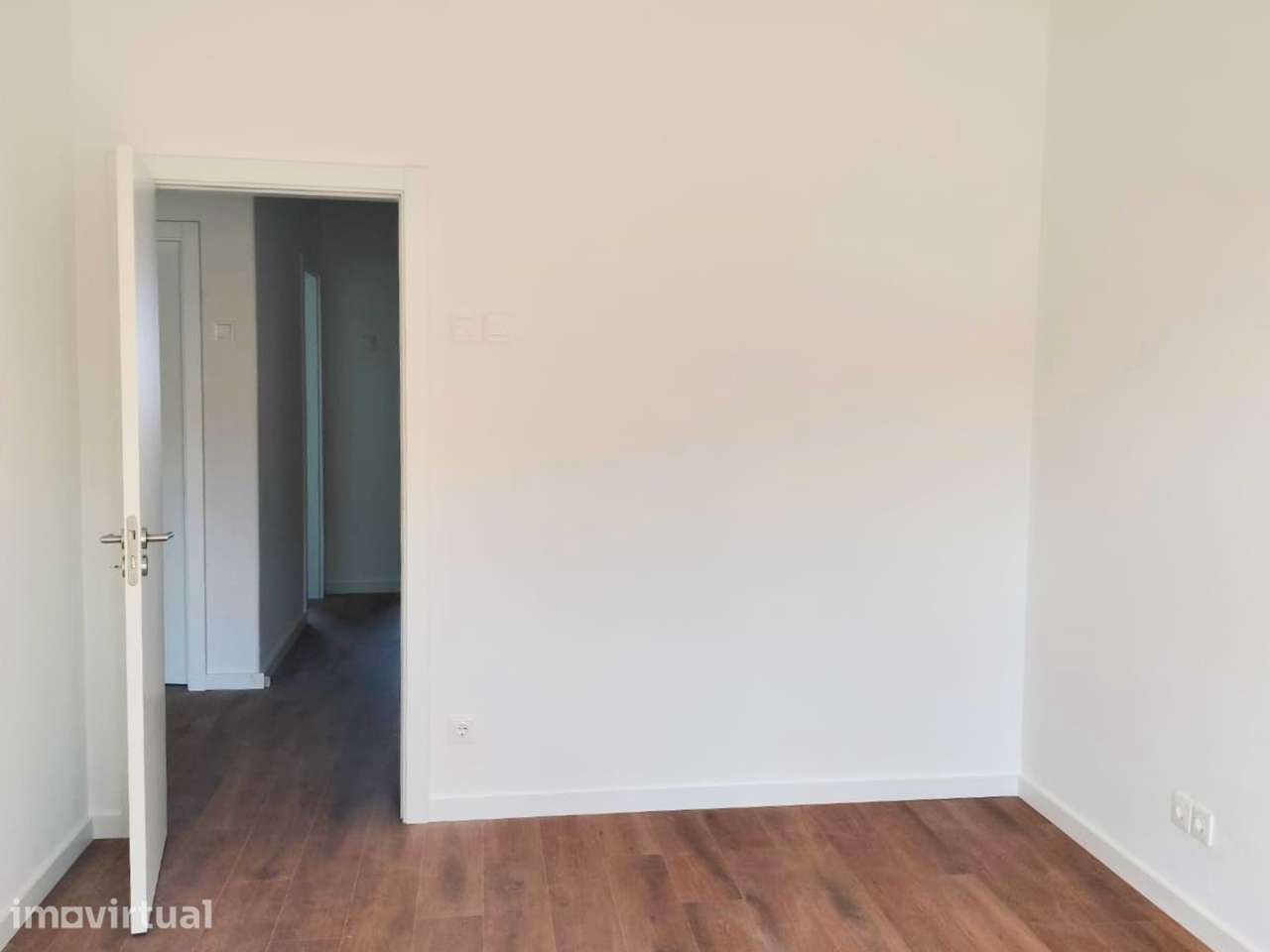 Apartamento T2 Remodelado no Centro da Cidade - Grande imagem: 3/16