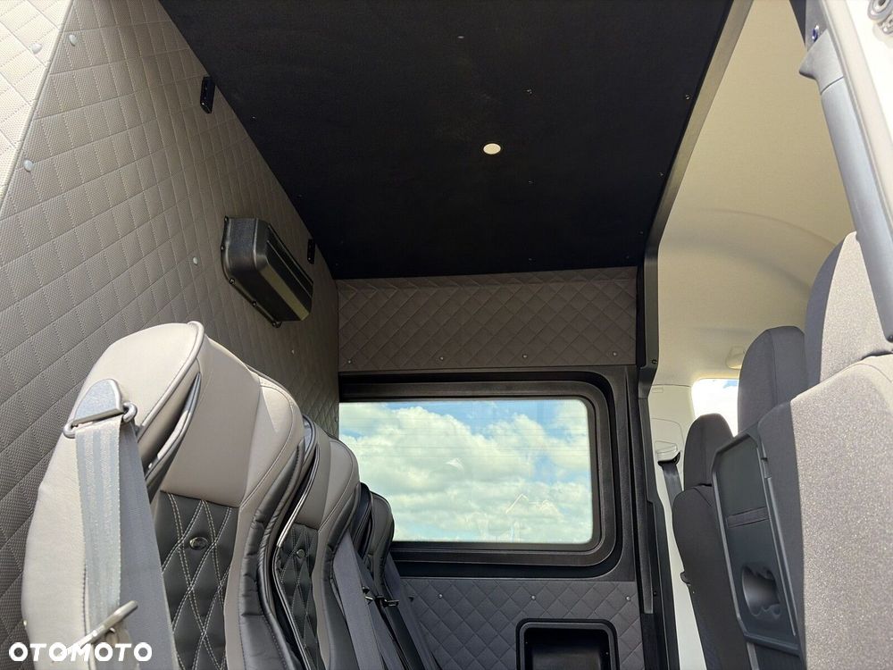 Volkswagen Crafter LIFT 2.0 TDI SCR 177KM, zabudowa brygadowa Hauser - 11