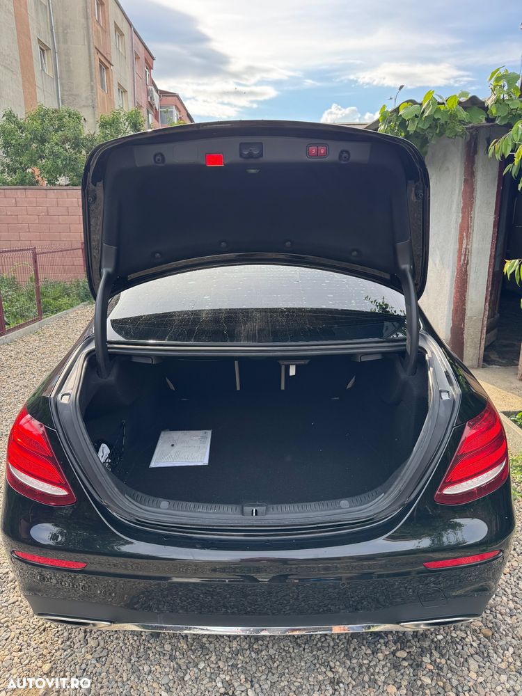 Mercedes-Benz E 300 Aut. - 10