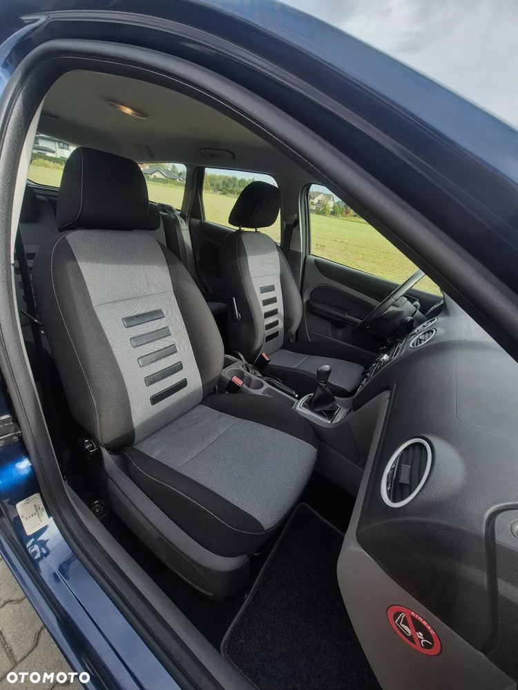 Ford Focus 1.8 Titanium - 29