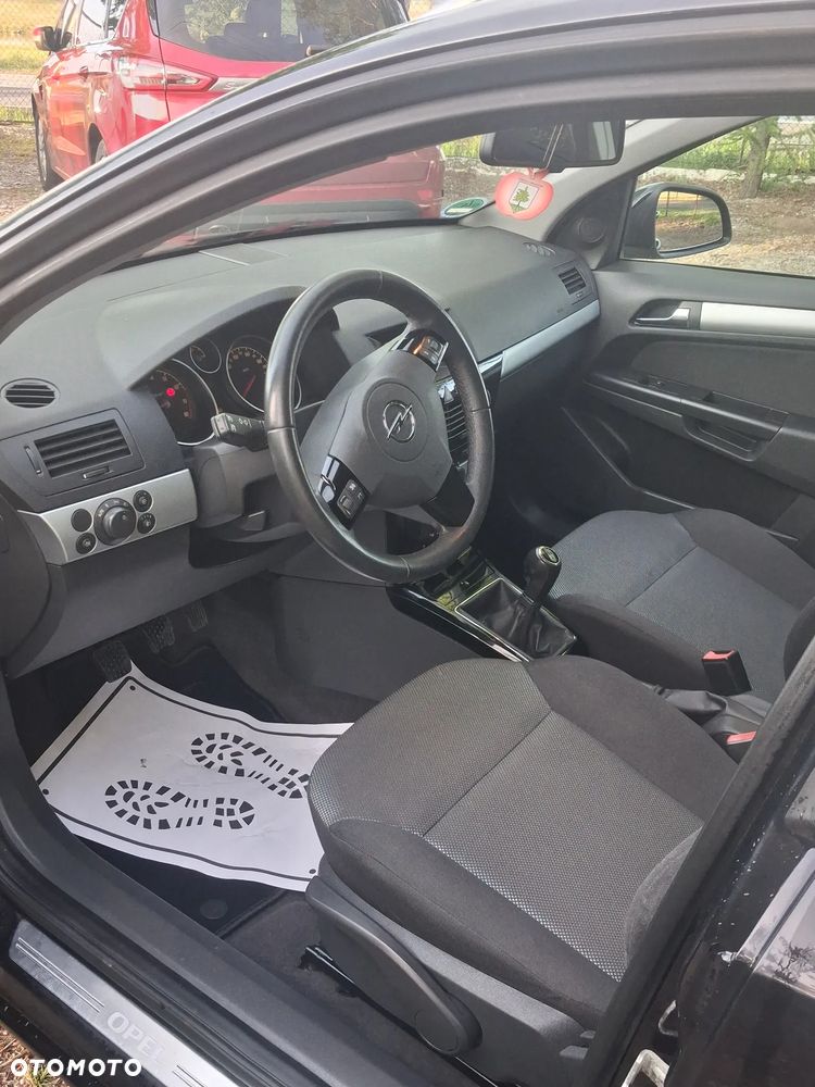 Opel Astra 1.6 Edition 111 Jahre - 8