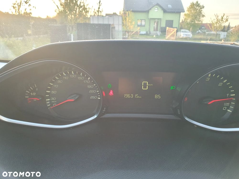 Peugeot 308 1.6 BlueHDi Allure S&S - 15