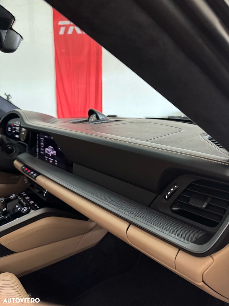 Porsche 911 Carrera 4S PDK - 11