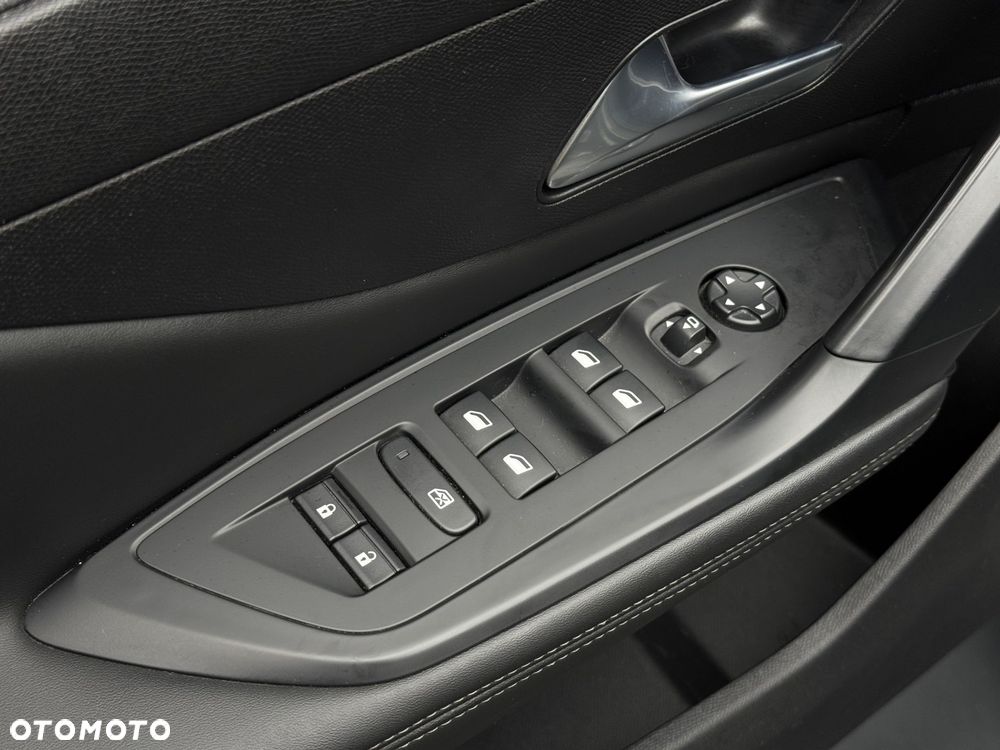 Peugeot 308 1.5 BlueHDi Allure Pack S&S EAT8 - 22