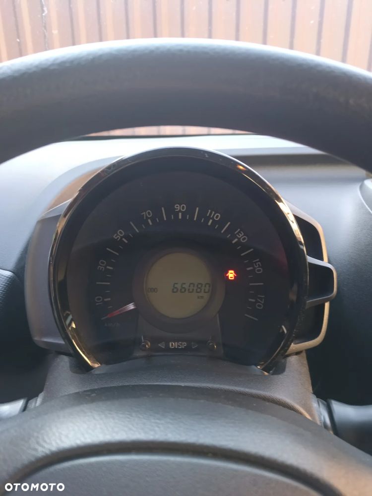 Toyota Aygo x - 11