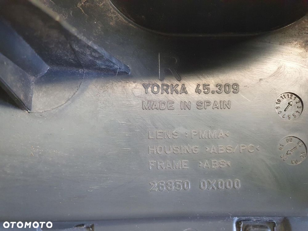 LAMPA PRAWA Nissan Terrano II lift 01-07r TYLNA prawy tył pasażera - 7