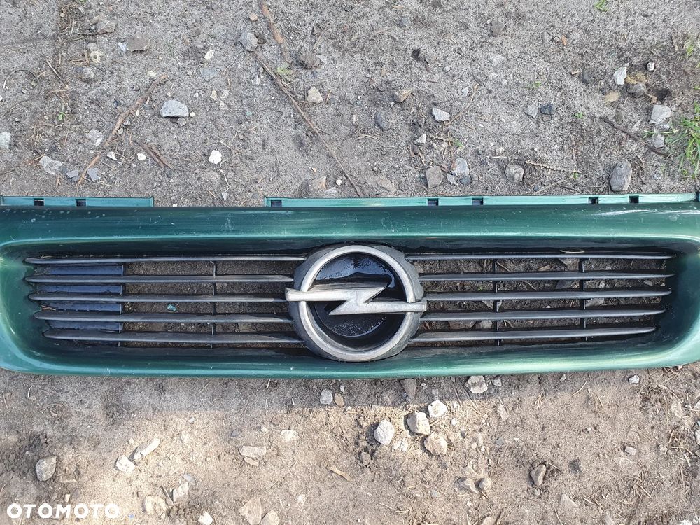 OPEL ASTRA F I GRILL PRZEDNIA ATRAPA KRATKA PRZÓD EMBLEMAT - 1