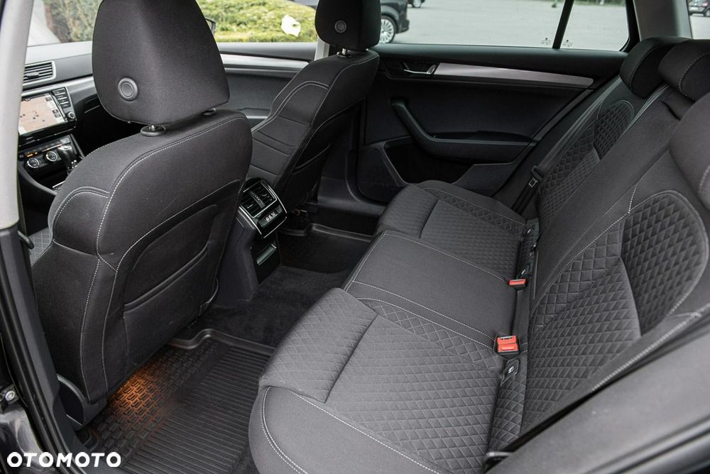 Skoda Superb 2.0 TDI DSG Premium Edition - 7