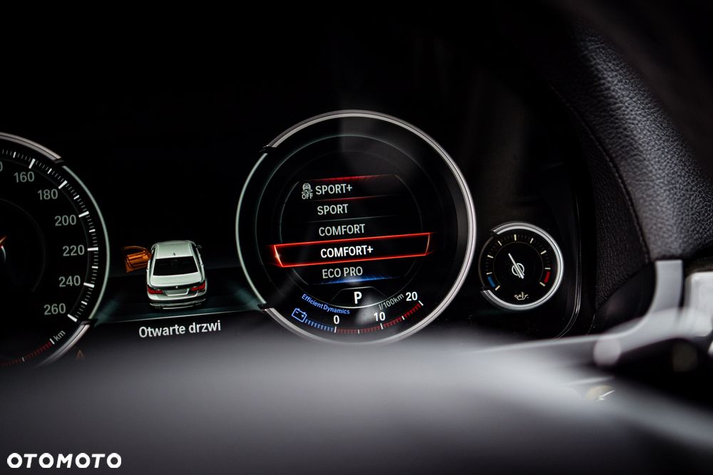 BMW Seria 7 740Li - 12