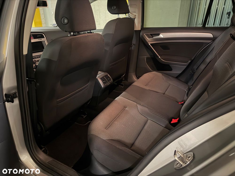 Volkswagen Golf 1.6 TDI BMT Comfortline - 23