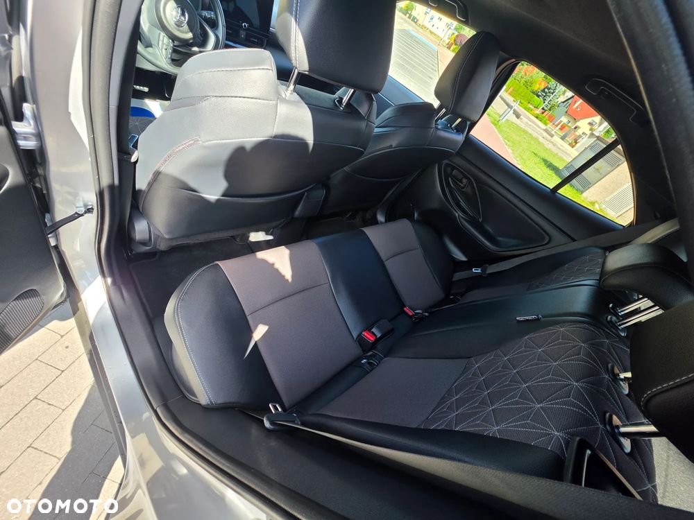 Toyota Yaris Cross 130 1.5 VVT-i AWD-i Premiere Edition - 13